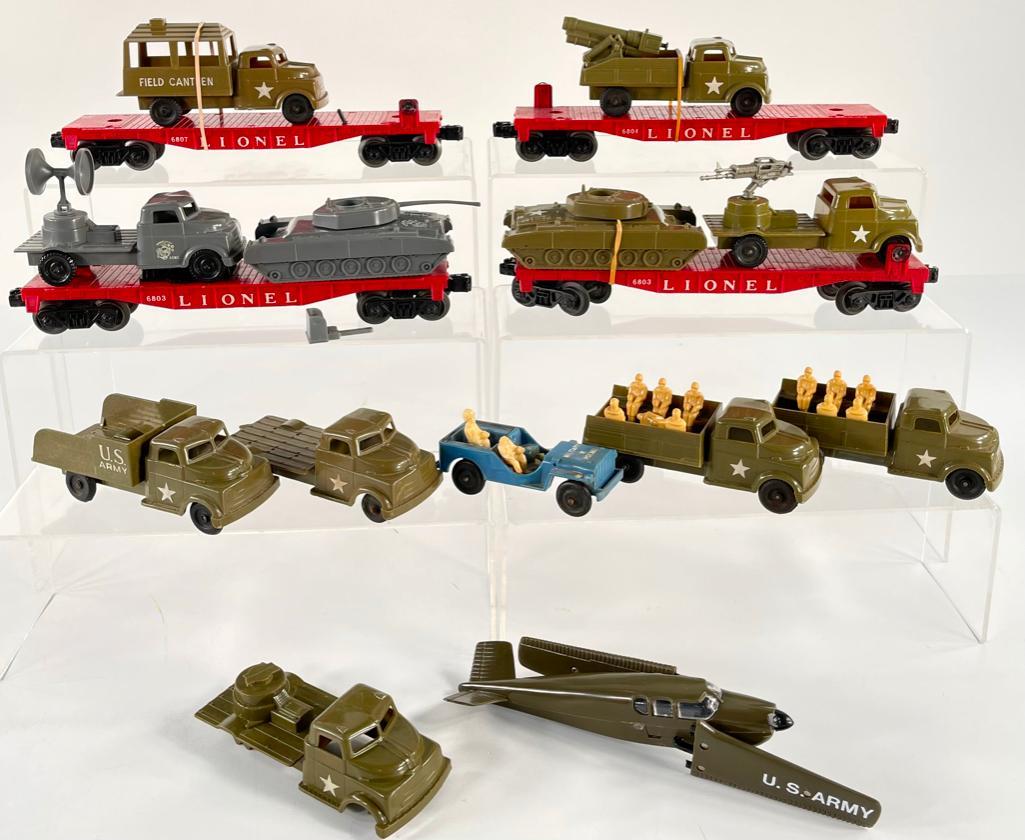 Lionel Postwar Assorted Military Flat Cars and Loads (1 of 19)
