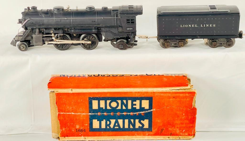 Lionel Prewar O Gauge #1664 Loco and #1689W Tender (1940): Lionel Prewar O Gauge #1664 Loco and #1689W Tender, with the #1664 Loco and 1689W Tender in C7 overall, with a #1664 box missing both box ends.