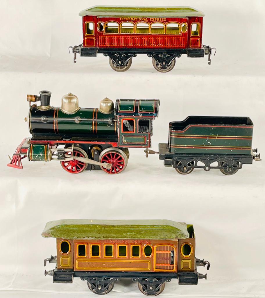 KBN Prewar O Gauge Green Litho Loco and Tender with Two (2) Brown Litho International Passenger Cars (1 of 20)