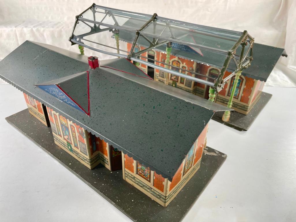 Ives Pre-War Wide Gauge #116 Double Stations with Dome (1 of 20)