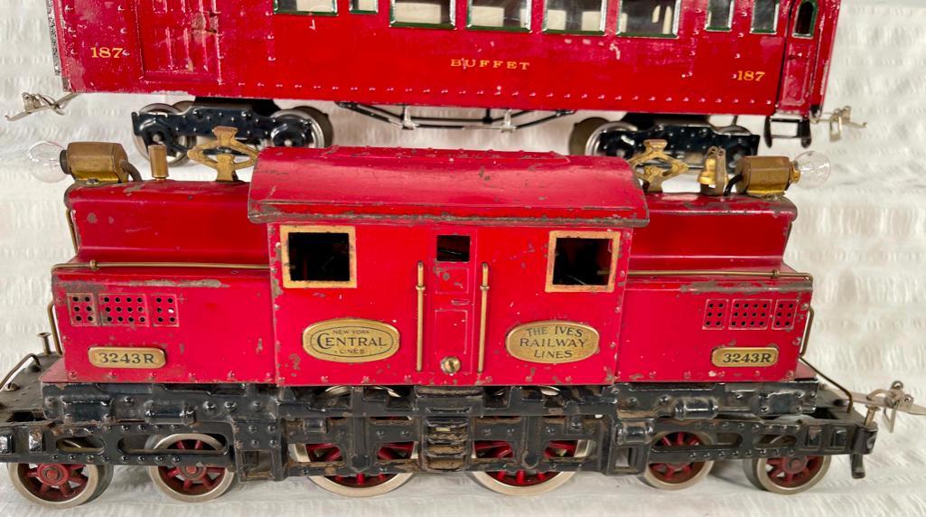 Ives Pre-War Wide Gauge 3243R Red Brass Plated Electric &Three (3) Rubberstamped Red Passenger Cars (1 of 20)