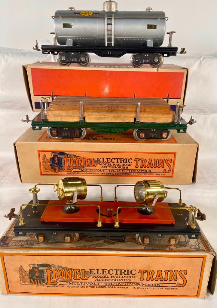 Lionel Prewar Standard Gauge #515 Silver Tank Car, #511 Lumber Car and #520 Floodlight Car (1 of 20)