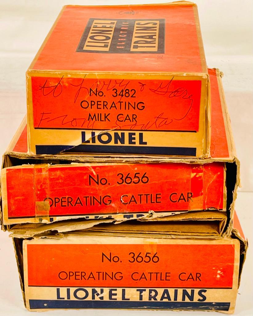 Lionel Postwar #3482 Operating Milk Car and #3656 Operating Cattle Car X2 (1 of 8)
