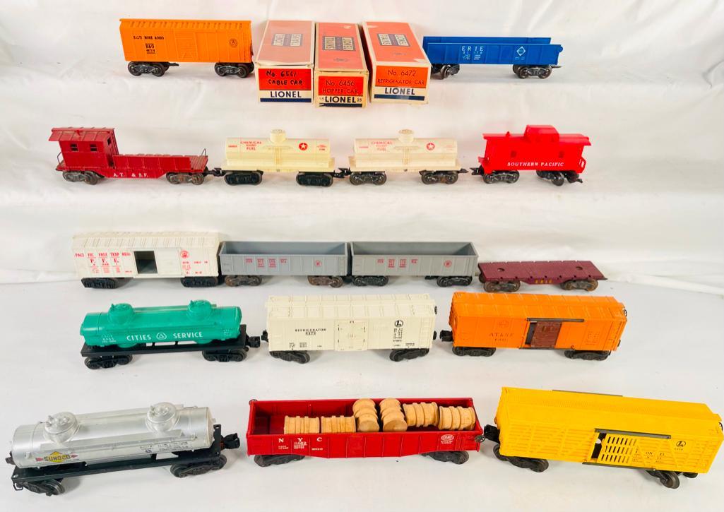 Lionel Postwar and MPC Lionel Assorted Freight Cars (1 of 5)