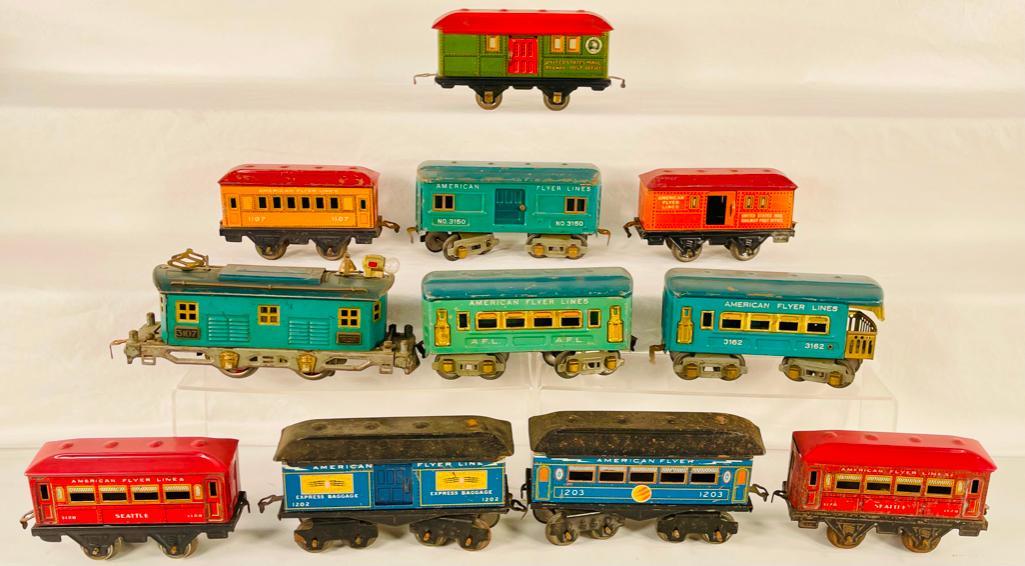 American Flyer O Gauge 3107 Peacock Blue Electric with Ten (10) Assorted Passenger Cars: American Flyer O Gauge 3107 Peacock Blue Electric with Ten (10) Assorted Passenger Cars, all in C5 or better overall. There are no returns on this Lot.