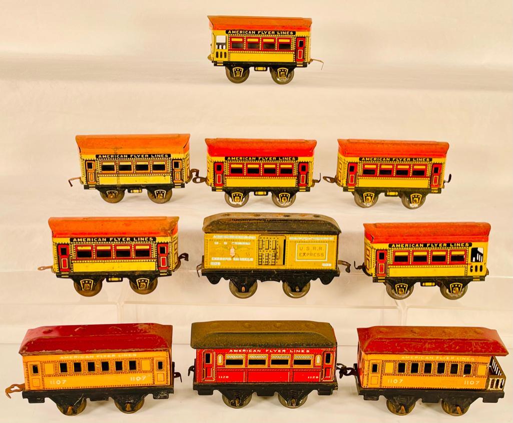 American Flyer Prewar O Gauge Ten (10) Assorted Passenger Cars and Freight Cars: American Flyer Prewar O Gauge Ten (10) Assorted Passenger Cars and Freight Cars, all in C4 to C5 overall. There are no returns on this Lot.