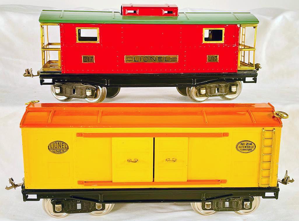 Lionel Prewar Standard Gauge 214 Yellow/Orange Automobile Furniture Car and 217 Red/Peacock Caboose (1 of 6)