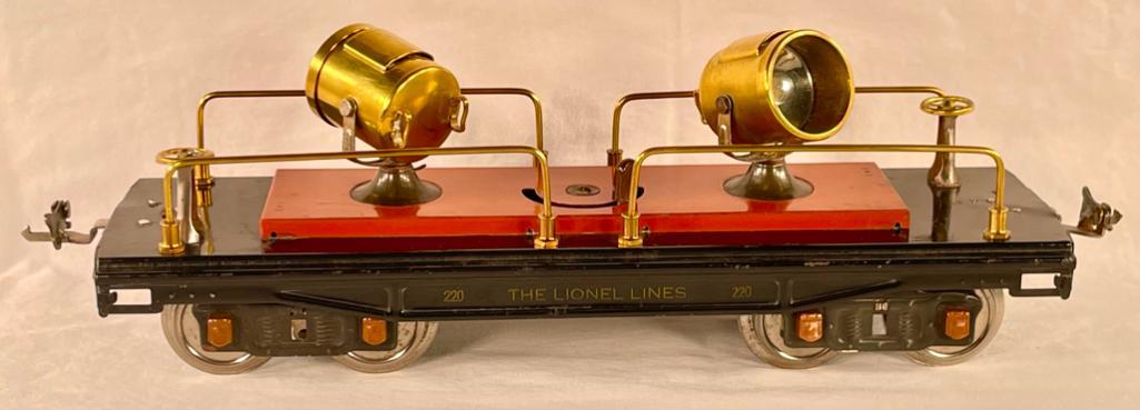 Lionel Prewar Standard Gauge 220 Floodlight Car with Terra-cotta Base (1 of 7)