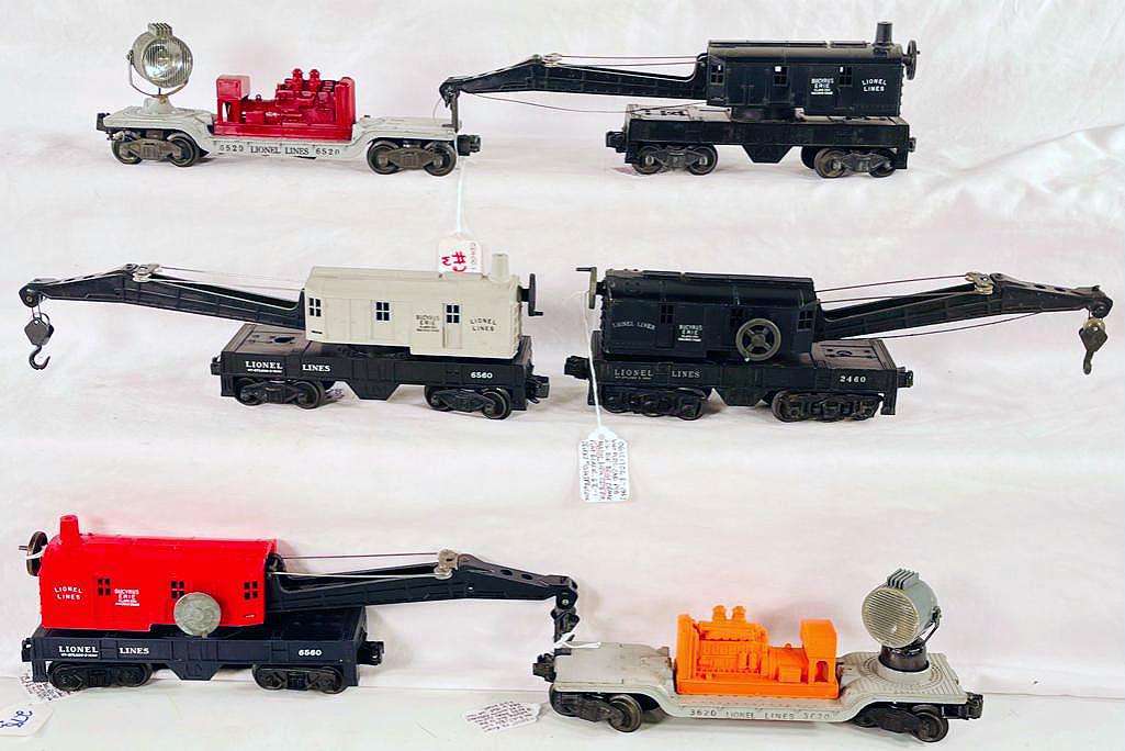 Lionel Postwar Four (4) Assorted Cranes and Two (2) Searchlight Cars (1 of 4)
