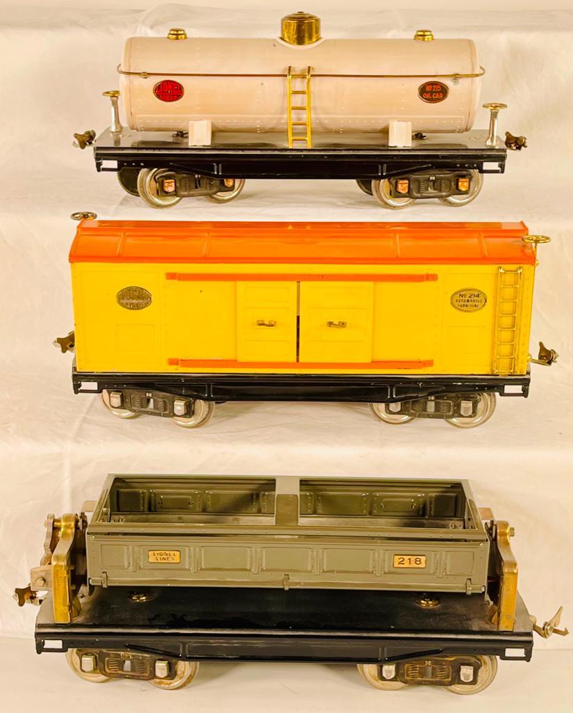 Lionel Prewar Standard Gauge 214 Yellow/Orange Automobile Furniture Car, 215 White Oil Car (1 of 6)