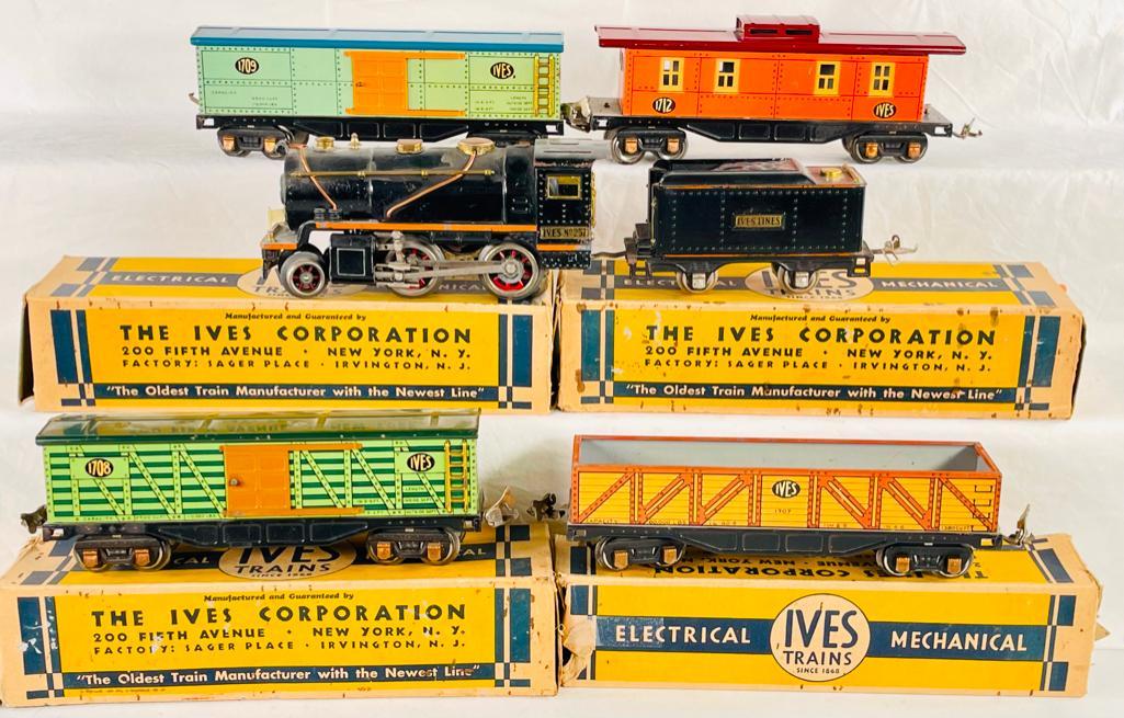 Lionel/Ives Prewar O Gauge 257 Loco and Tender with Four (4) Assorted Litho Freights (1 of 11)