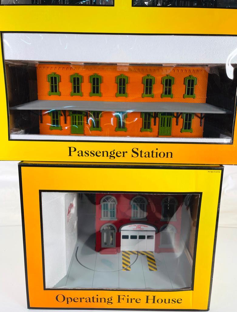 MTH Rail King Accessories Operating Fire House and Passenger Station with Dual Platform (1 of 5)