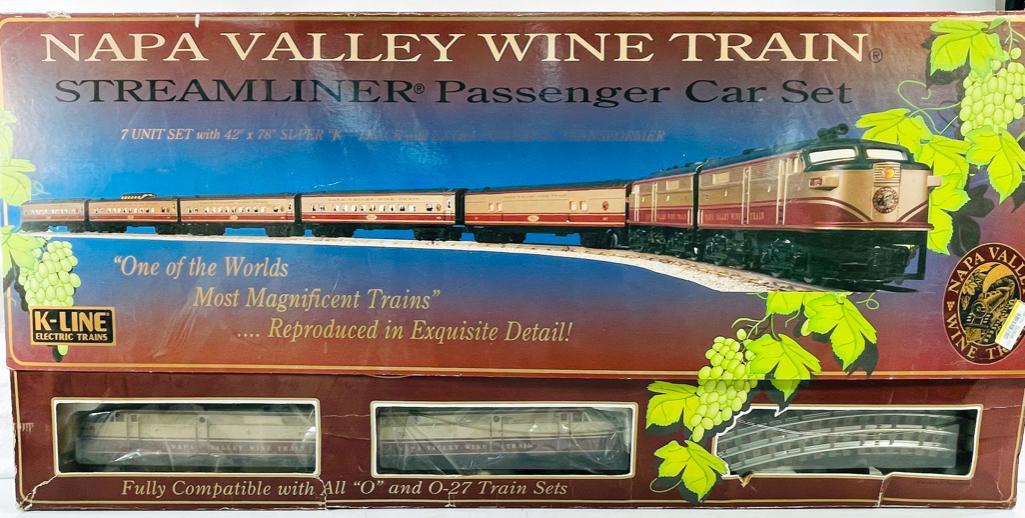 K-Line O Gauge Napa Valley Wine Train Streamliner Passenger Car Set: K-Line O Gauge Napa Valley Wine Train Streamliner Passenger Car Set, in C9 and in its original box that has light to moderate wear.