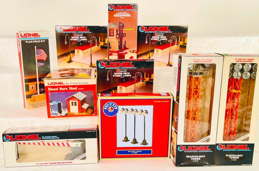 New Lionel/MPC Lionel Ten (10) Assorted Accessories (1 of 9)
