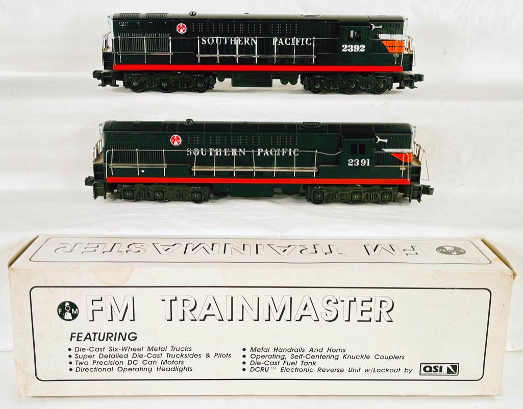 Williams O Gauge Southern Pacific Black Widow Trainmaster Powered and Southern Pacific Nonpowered: Williams O Gauge Southern Pacific Black Widow Trainmaster Powered and Southern Pacific Nonpowered Trainmaster, with the powered Trainmaster having QS-1 and in C9 in its original box, and the dummy Sou