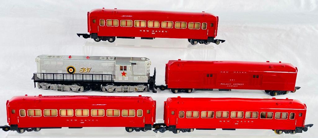 American Flyer Postwar S Gauge 370 GM GP-7 Switcher and Four (4) Assorted Passenger Cars (1 of 10)