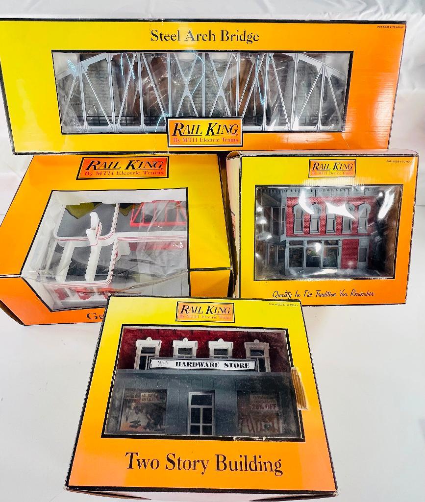 MTH Rail King O Scale Steel Arch Bridge, Corner Drugstore, Hardware Store and O Scale Steel Bridge (1 of 9)