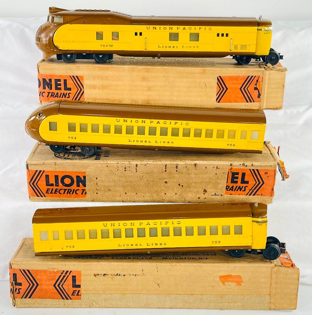 Lionel Prewar O Gauge 752W Two-tone Yellow & Brown Streamliner w/ 753/754  Cars w/Vestibules (#0312) on Feb 04, 2023 | Harris Toy Train Auctions in NV