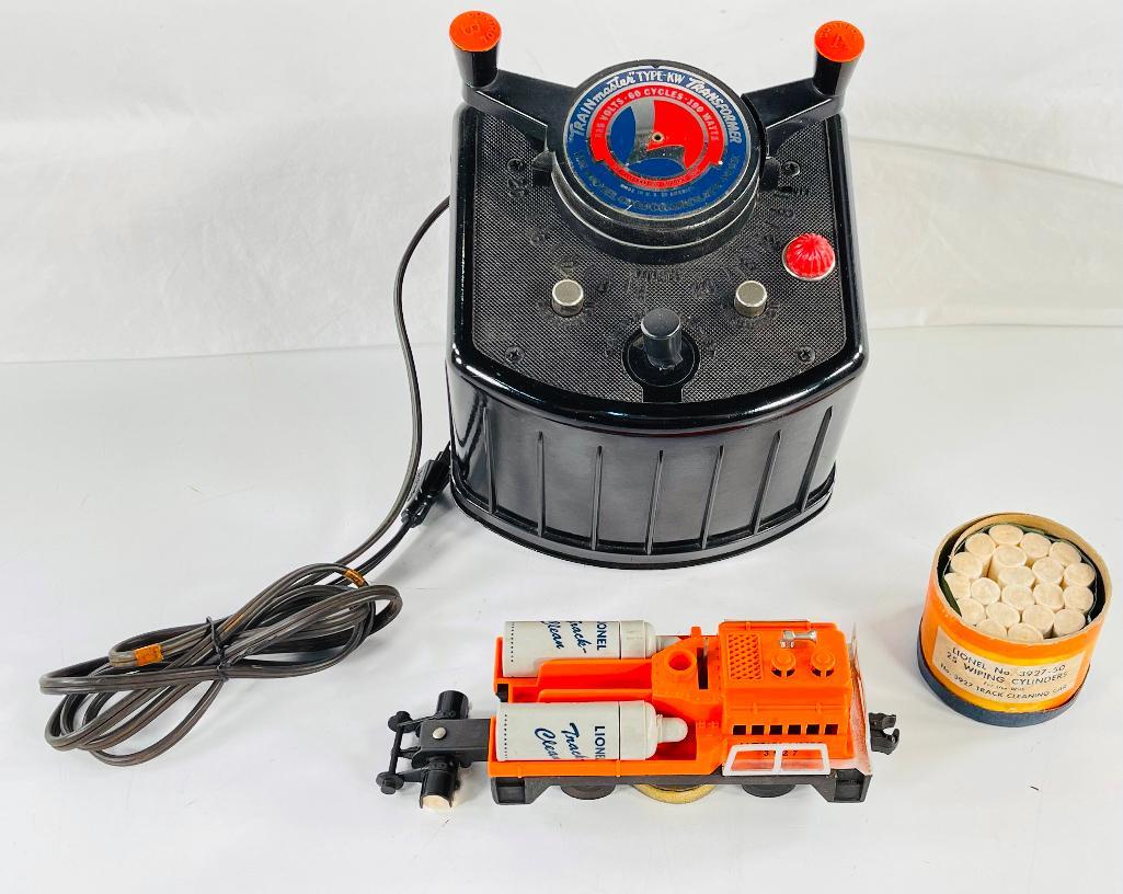 Lionel Postwar O Gauge Type KW Transformer and 3927 Track Cleaning Car (1 of 5)