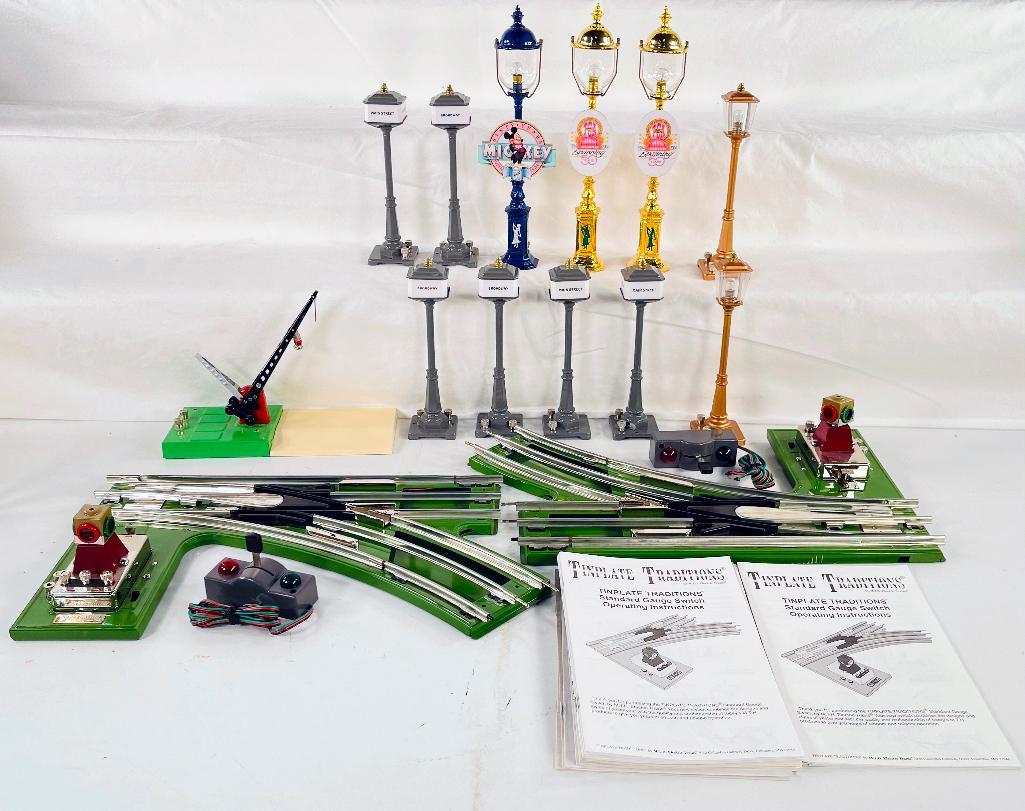 MTH Wide Gauge Pair of Switches w/Controllers- Eight MTH Boulevard Lights & Three Warning Lights (1 of 8)