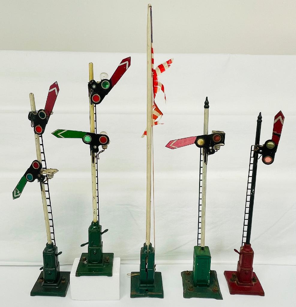 Ives Prewar Wide Gauge Five (5) Assorted Flags and Semaphores (1 of 10)