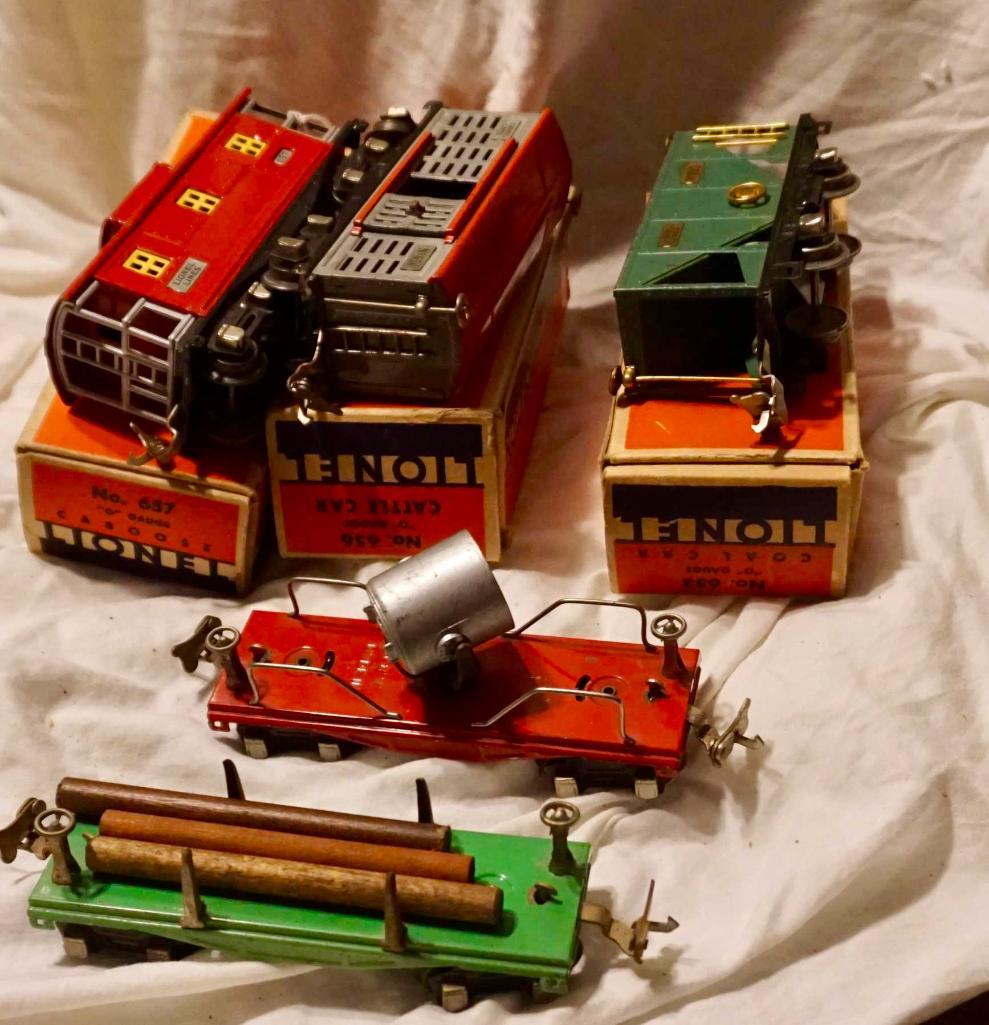 Lionel Prewar O Gauge Five (5) Assorted Freight Cars with some original boxes (1 of 4)