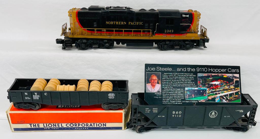Lionel Postwar O Gauge 2349 Northern Pacific Switcher - 6462 Black Gondola and 9110 B&O Hopper (1 of 9)