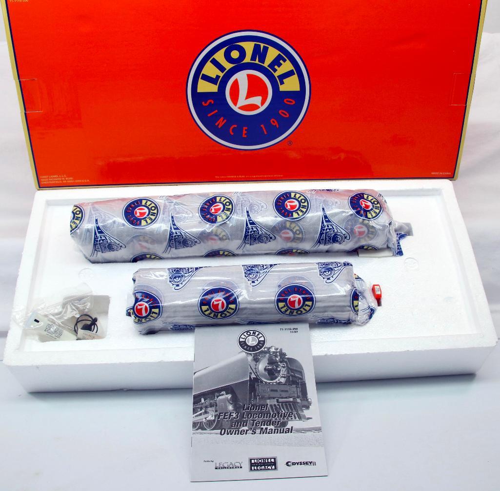 New Lionel O Gauge FEF - 3 Union Pacific Steam Gray Loco and Tender (1 of 5)