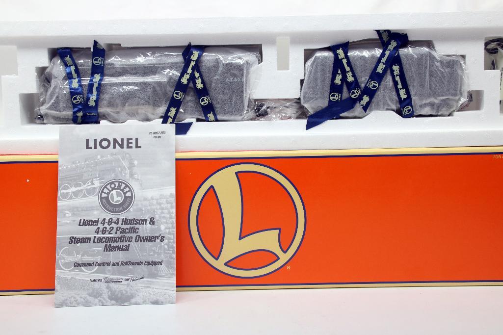 New Lionel O Gauge Santa Fe 4 - 6 - 2 Pacific Steam Locomotive and Tender (1 of 5)