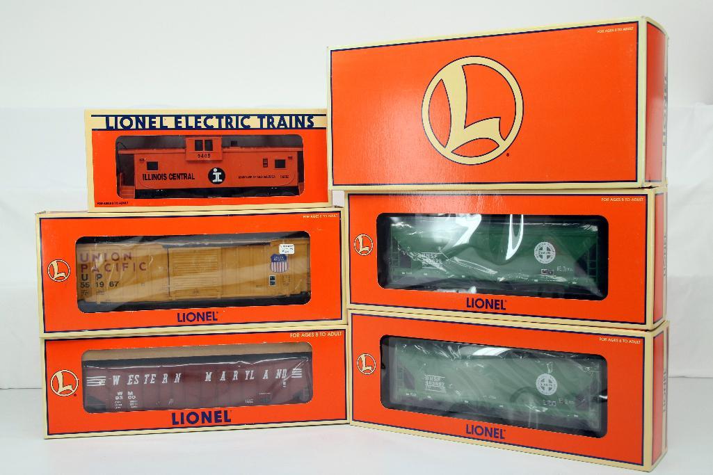 New Lionel O Gauge BNSF ACF 3 Bay Covered Hopper 2 pack and Three (3) Assorted Freight Cars (1 of 6)