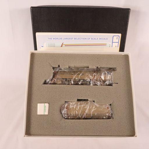 Hallmark Models HO Brass Santa Fe 1369/1376 Valley Flyer Loco and Tender: Hallmark Models HO Brass Santa Fe 1369/1376 Valley Flyer Loco and Tender, in C8 with its original box.