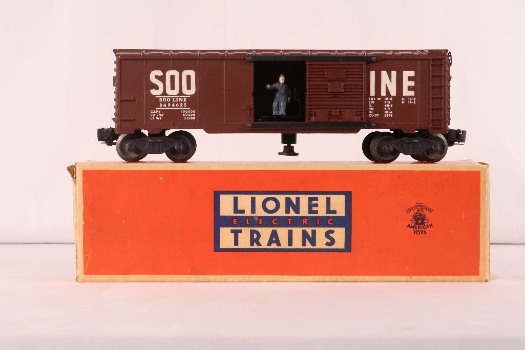 Lionel Postwar Soo Line 3494 - 625 Operating Box Car: Lionel Postwar Soo Line 3494 - 625 Operating Box Car, in C7/C7 plus and with its original box.