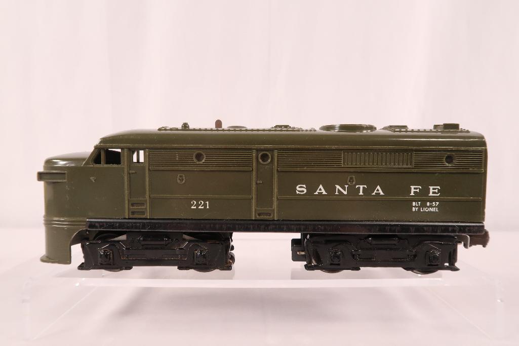 Lionel Postwar 221 Santa Fe Alco Diesel A Unit (1 of 3)