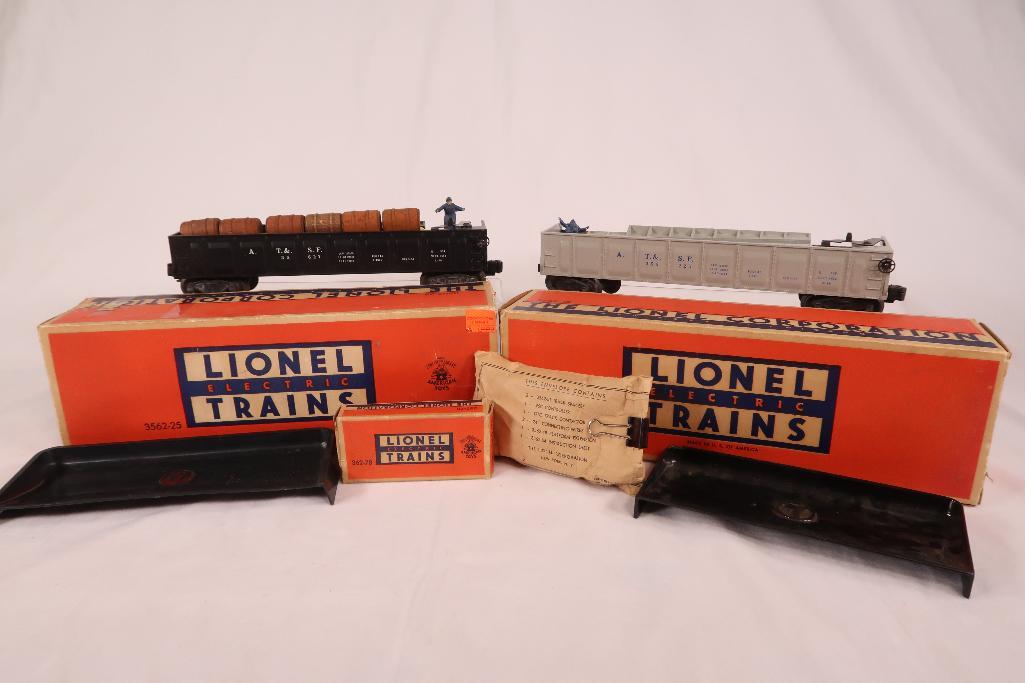 Lionel Postwar 3562-1 Black Operating Barrel Car and 3562-25 Gray Operating Barrel Car (1 of 6)
