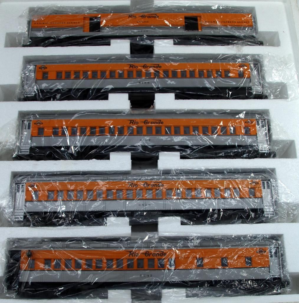 MTH O Gauge 5-Car Rio Grande Passenger Set (1 of 9)