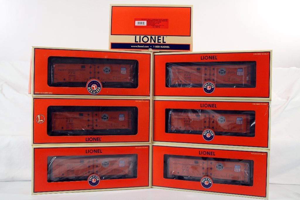 Modern Lionel O Gauge Pacific Fruit Express Steel Sided Refrigerator 3-pack & Pacific Fruit Express (1 of 5)