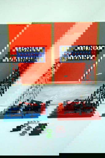 Modern Lionel O Gauge Oil Derrick And Pump #6 2305 And Lionelville