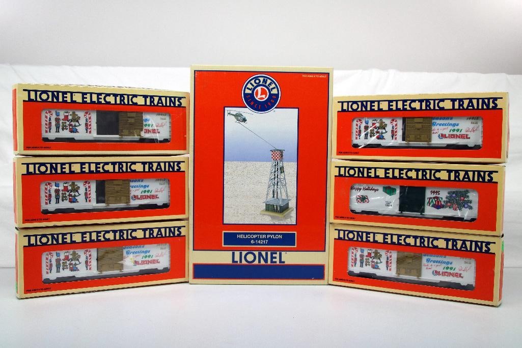 Modern Lionel O Gauge Helicopter Pylon Accessory #6 -14217 and 1991 O Gauge Christmas Box Car X6 (1 of 7)