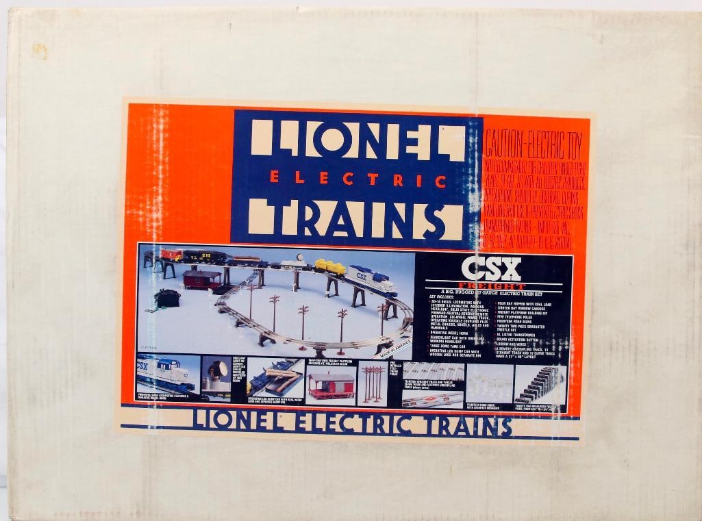 Modern Lionel O Gauge CSX Freight Set (1 of 4)