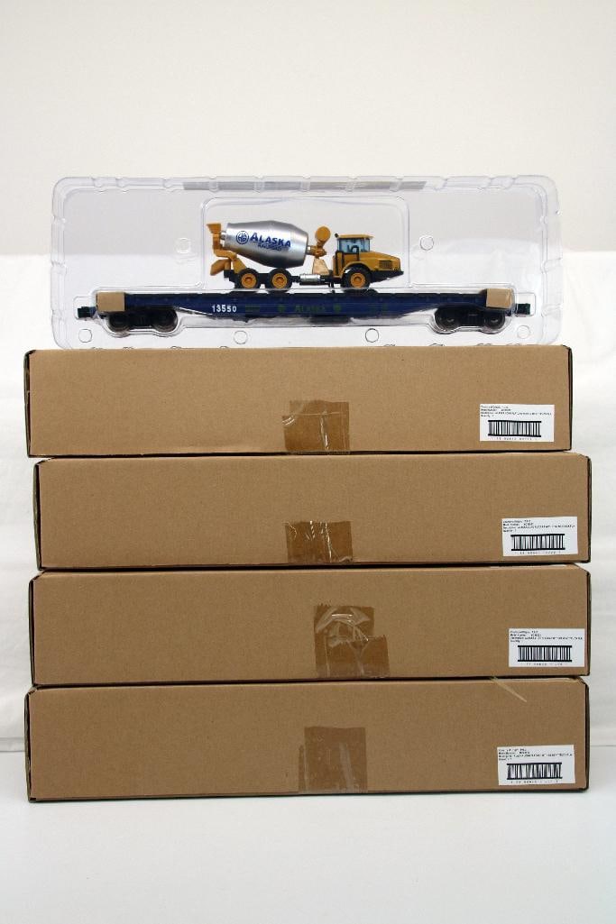 Menard O Gauge Blasco Flat Car with Cement Truck X4 (1 of 4)