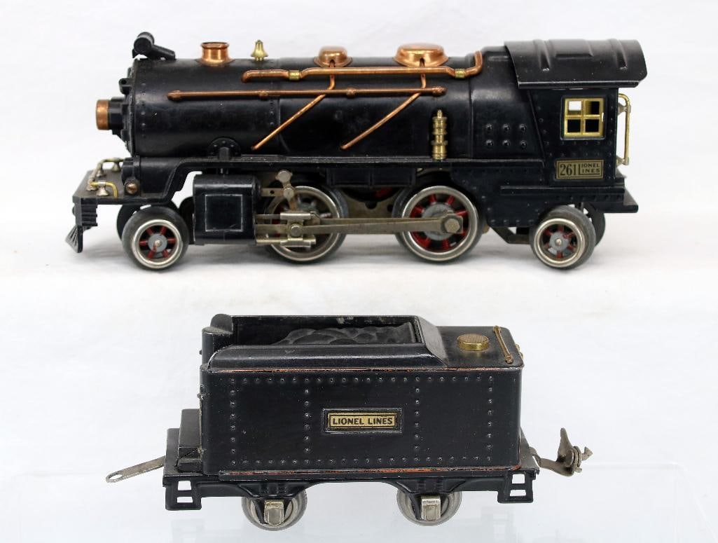 Lionel Prewar O Gauge 261 Black Loco with 257T Black Tender: Lionel Prewar O Gauge 261 Black Loco with 257T Black Tender, in C7 minus overall condition.