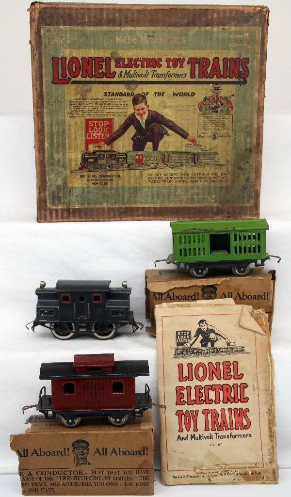 Lionel Prewar O Gauge Outfit No. 158 Gray Electric and 802 Livestock Car/801 Caboose (1 of 11)