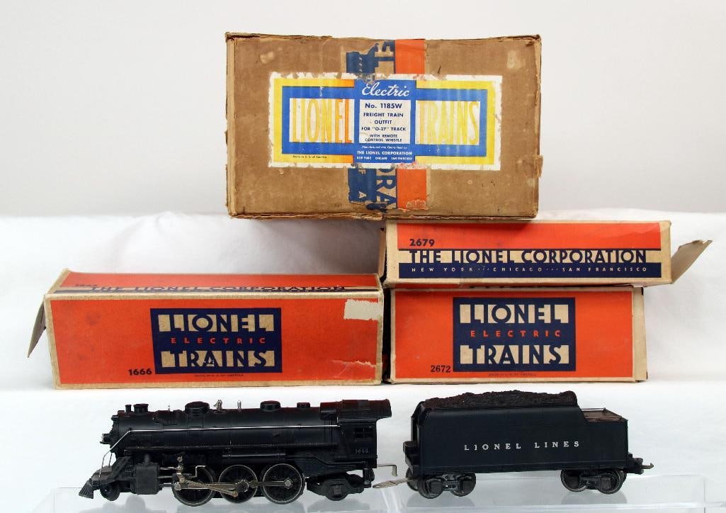 Lionel Prewar O Gauge Outfit No. 1185W with 1666 Black Loco and 2666T Black Tender: Lionel Prewar O Gauge Outfit No. 1185W with 1666 Black Loco and 2666T Black Tender, with the Loco and Tender in C7/C7 plus. Includes original boxes only for 2679 Box Car and 2672 Caboose. The 1185W Se