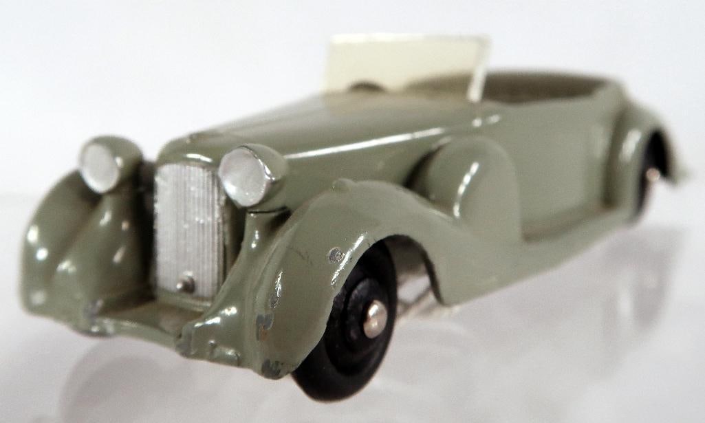 Dinky Toys 38c Lagonda Gray Convertible: Dinky Toys 38c Lagonda Gray Convertible, in C8.