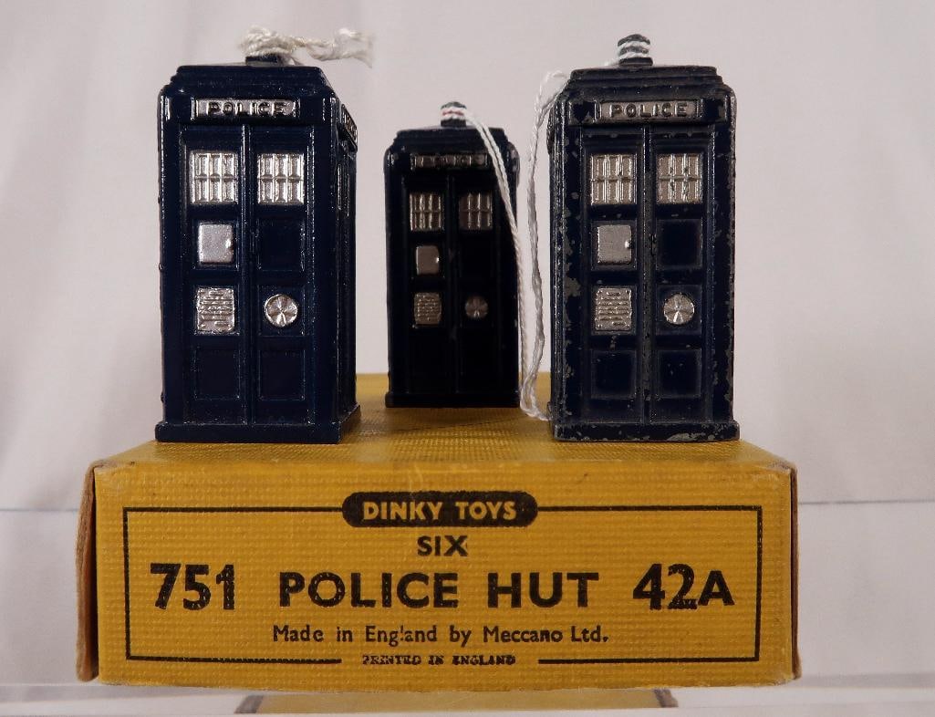 Dinky Toys 42A Police Hut with 751 Police Box X3 (1 of 10)