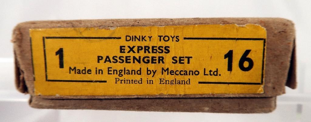 Dinky Toys 16 Express Passenger Set (1 of 15)