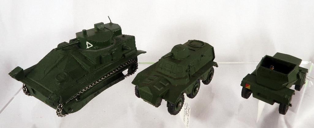 Dinky Toys 673 Daimler Scout Car/676 Daimler Armored Car/151A medium Tank (1 of 17)