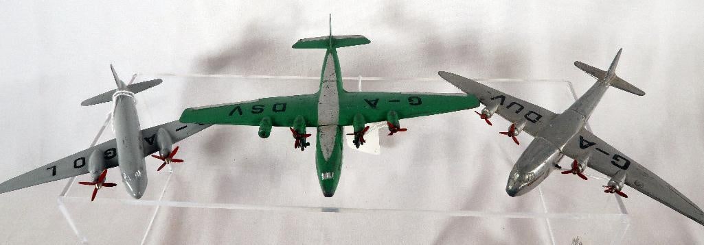Dinky Toys 62p 4 engine Green Silver Airplane/60r 4 engine Silver Airplane/70c 2 engine Airliner (1 of 14)
