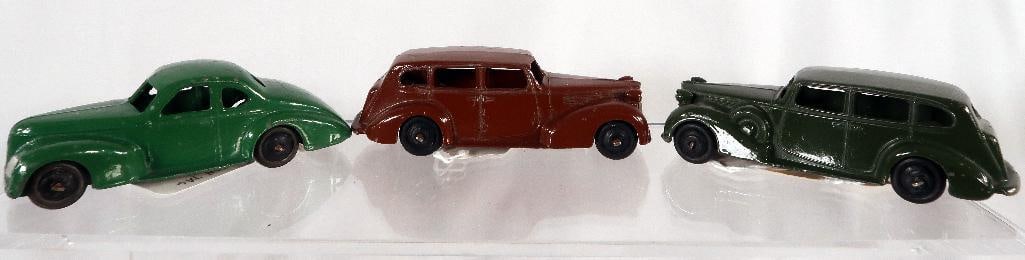 Dinky Toys 39f Studebaker State Commander/39a Packard Super 8 X2 (1 of 18)
