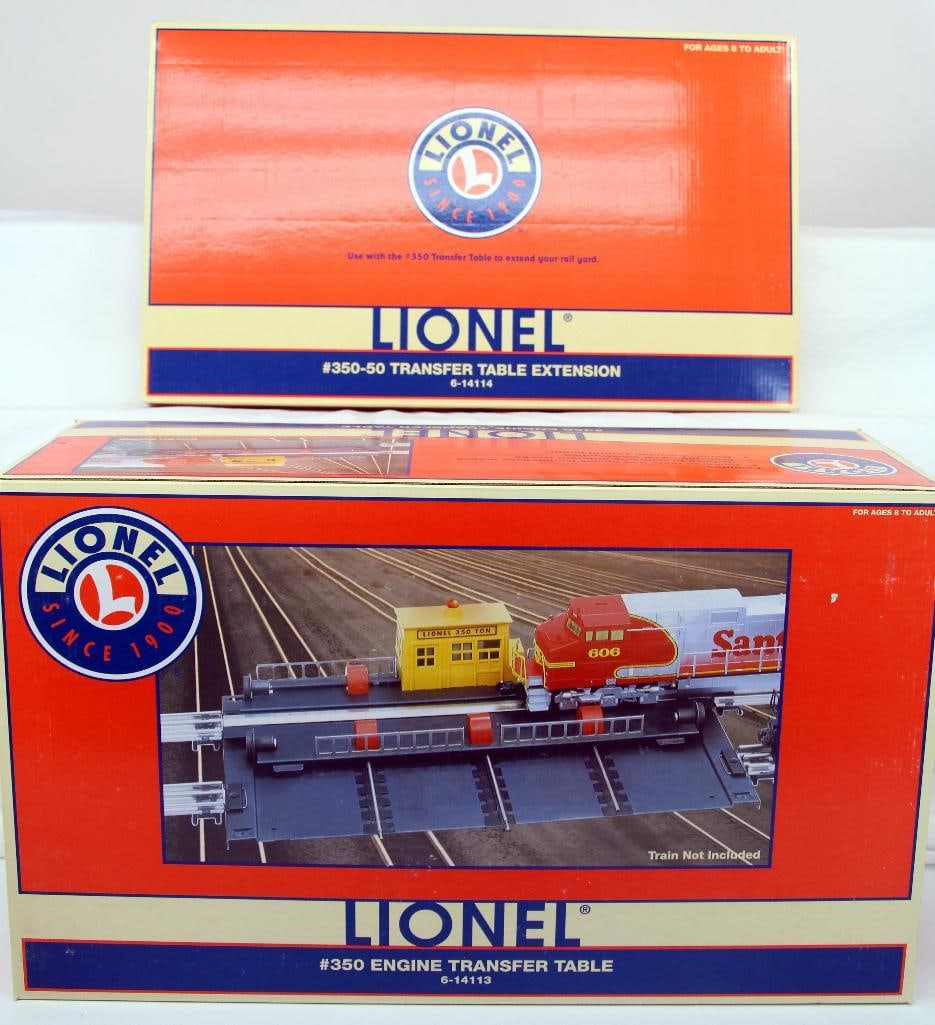Modern Lionel O Gauge #350 Engine Transfer Table and #350 - 50 Transfer Table Extension (1 of 5)